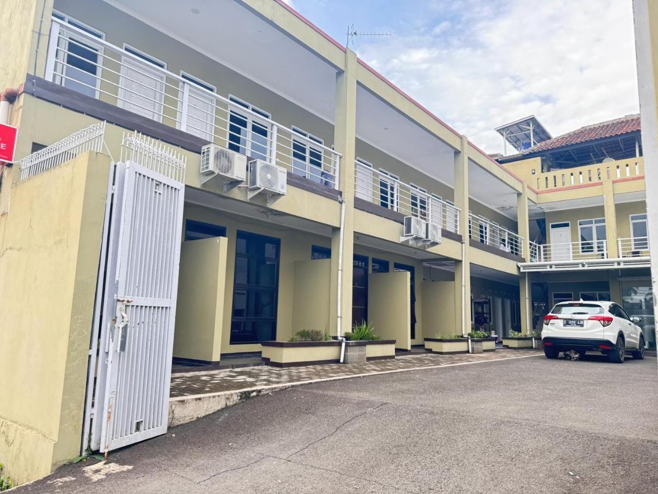 Fakhira Residence Hotel チアンジュール エクステリア 写真