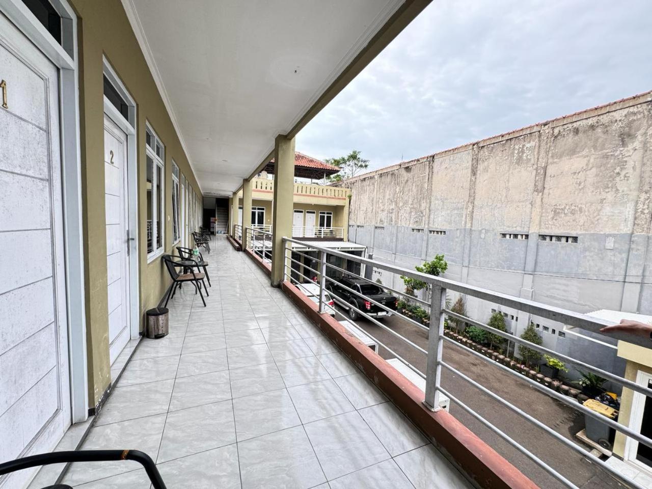 Fakhira Residence Hotel チアンジュール エクステリア 写真