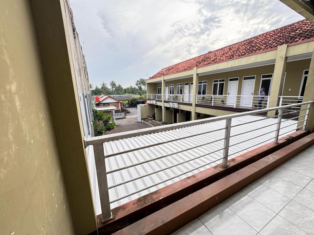 Fakhira Residence Hotel チアンジュール エクステリア 写真